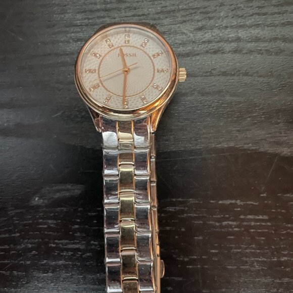 Women's Fossil Watch - NWT - Picture 1 of 2